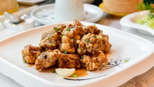 Deep-fried Tenderloin: Sweet and Sour, Endless Aftertaste