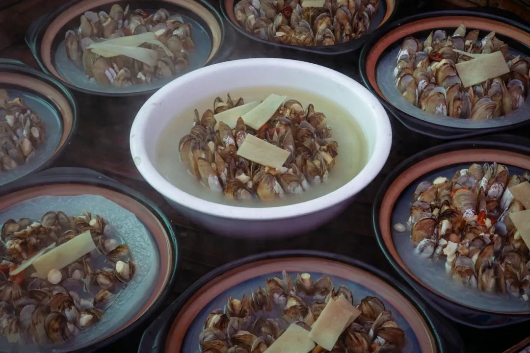 “福建名宴”回归！枇杷站“C位”，一席吃遍春日山海丰饶！