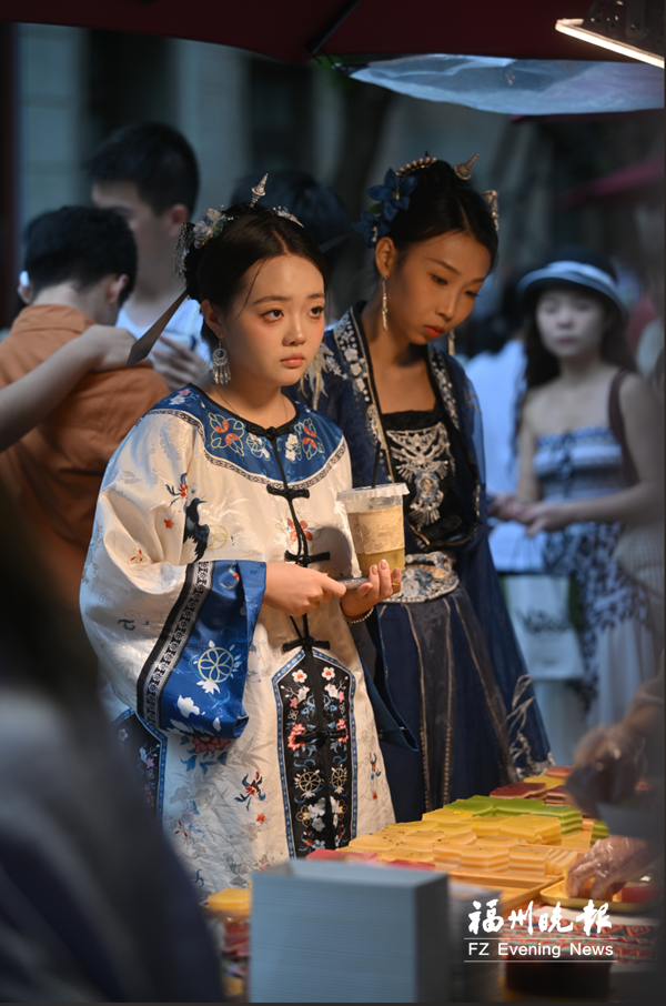 “Three Hairpins” Goes Viral Nationwide “Three Hairpins” Goes Viral Nationwide