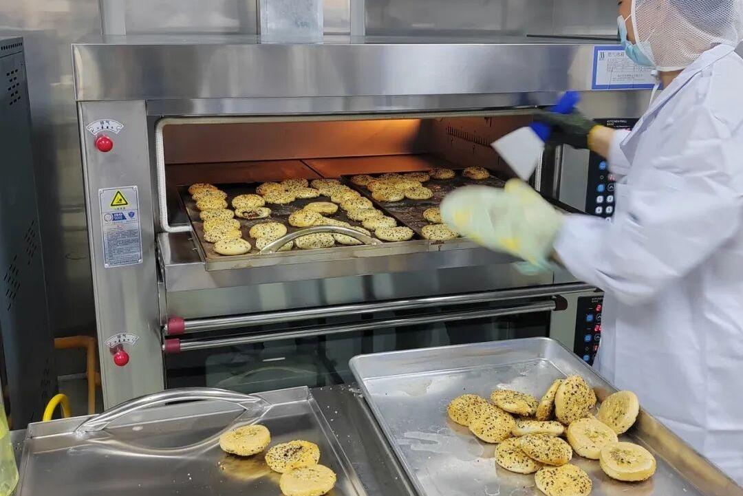 全国首个！永泰葱饼基地开启规模化标准化生产！