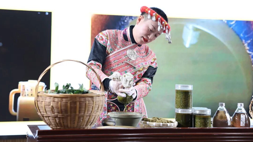 畬族的美食是怎么做的？非遗鸟饭制作技艺走进校园