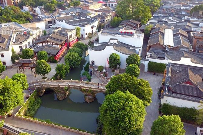 福州：品非遗扁肉香 叙两岸一家亲