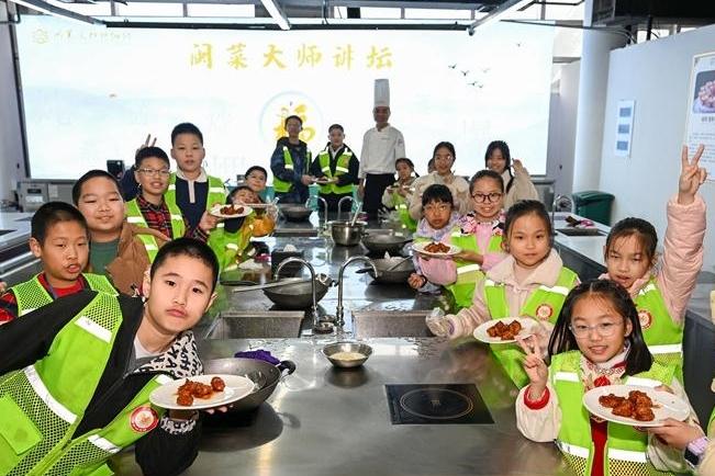 福州晚报写作训练营走进闽菜文化博物馆